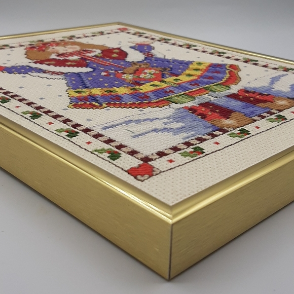 Vintage Christmas Cross Stitch Little Girl Dressed Up & Out in The Snow Framed - Picture 4 of 5